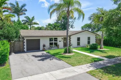 9241 SW 183rd Ter, Palmetto Bay: photo 1 of 17