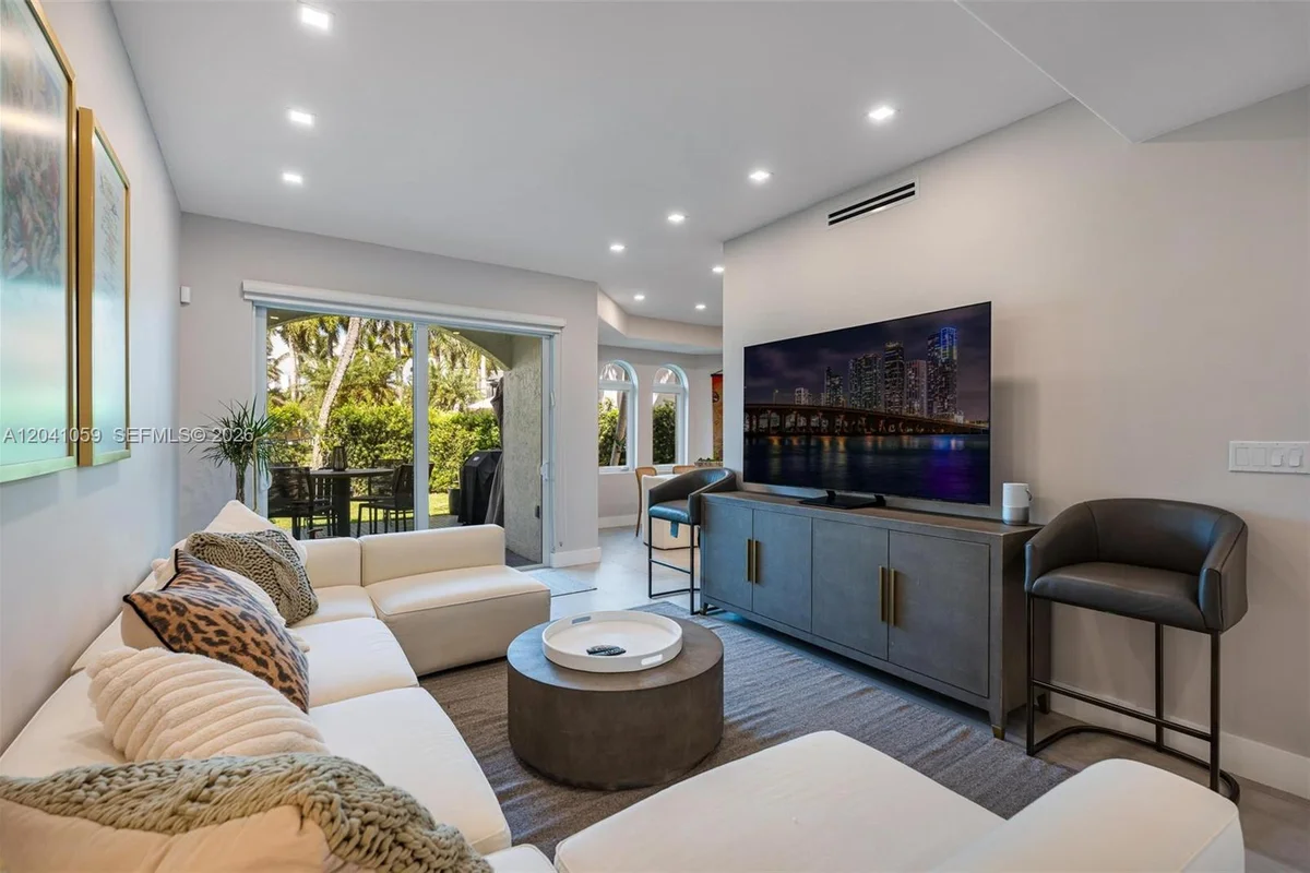 20940 NE 31st Pl, Aventura: photo 1 of 62