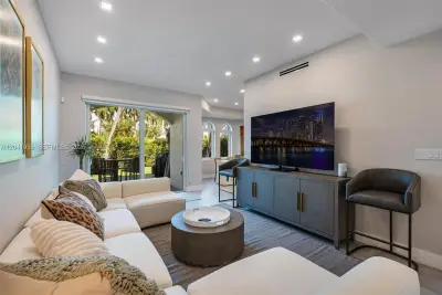 20940 NE 31st Pl, Aventura: photo 1 of 62