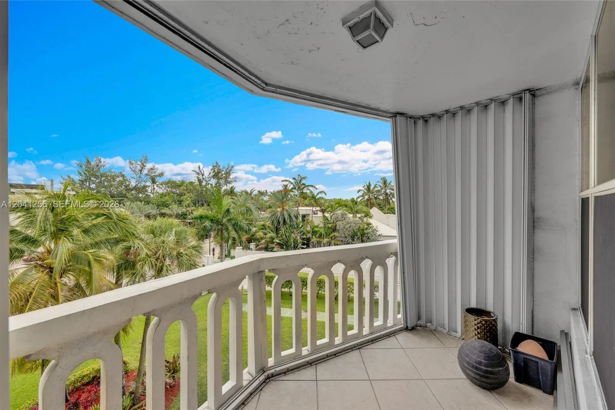 3199 S Ocean Dr #402, Hallandale Beach: photo 1 of 6