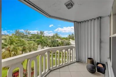 3199 S Ocean Dr #402, Hallandale Beach: photo 1 of 6