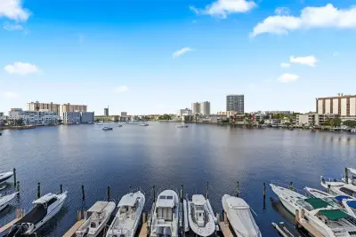 126 Golden Isles Dr #62A, Hallandale Beach: photo 1 of 21