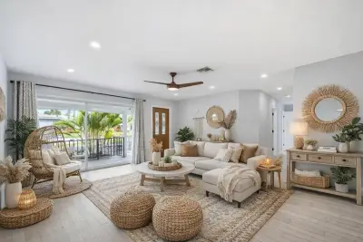 2120 NE 62nd Ct, Fort Lauderdale: photo 1 of 38