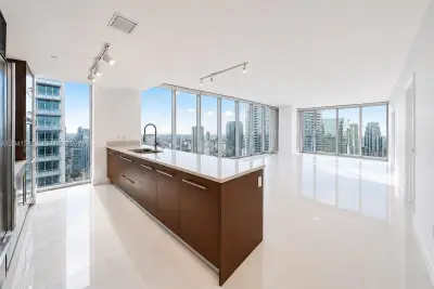 475 Brickell Ave #4715, Miami: photo 1 of 27