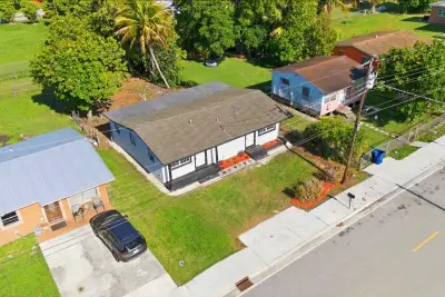 270 SW 10th Ave #1, South Bay: photo 1 of 28