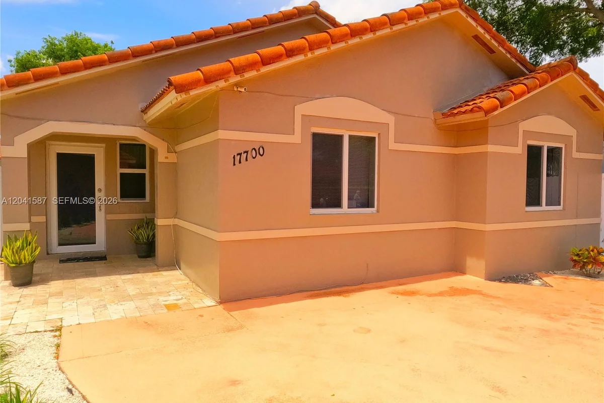 17700 SW 145th Ave, Miami: photo 1 of 37