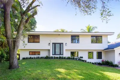 6250 SW 48th St, Miami: photo 1 of 15