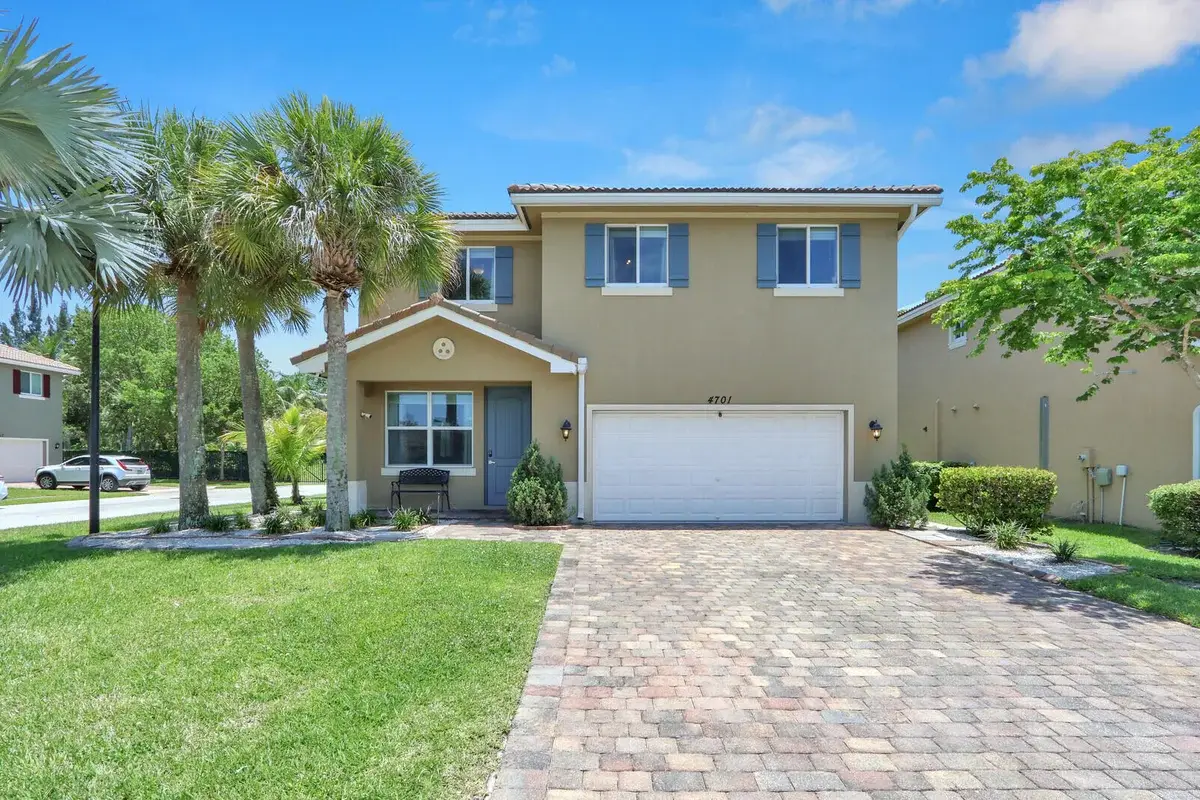 4701 Foxtail Palm Ct, Greenacres: photo 1 of 39