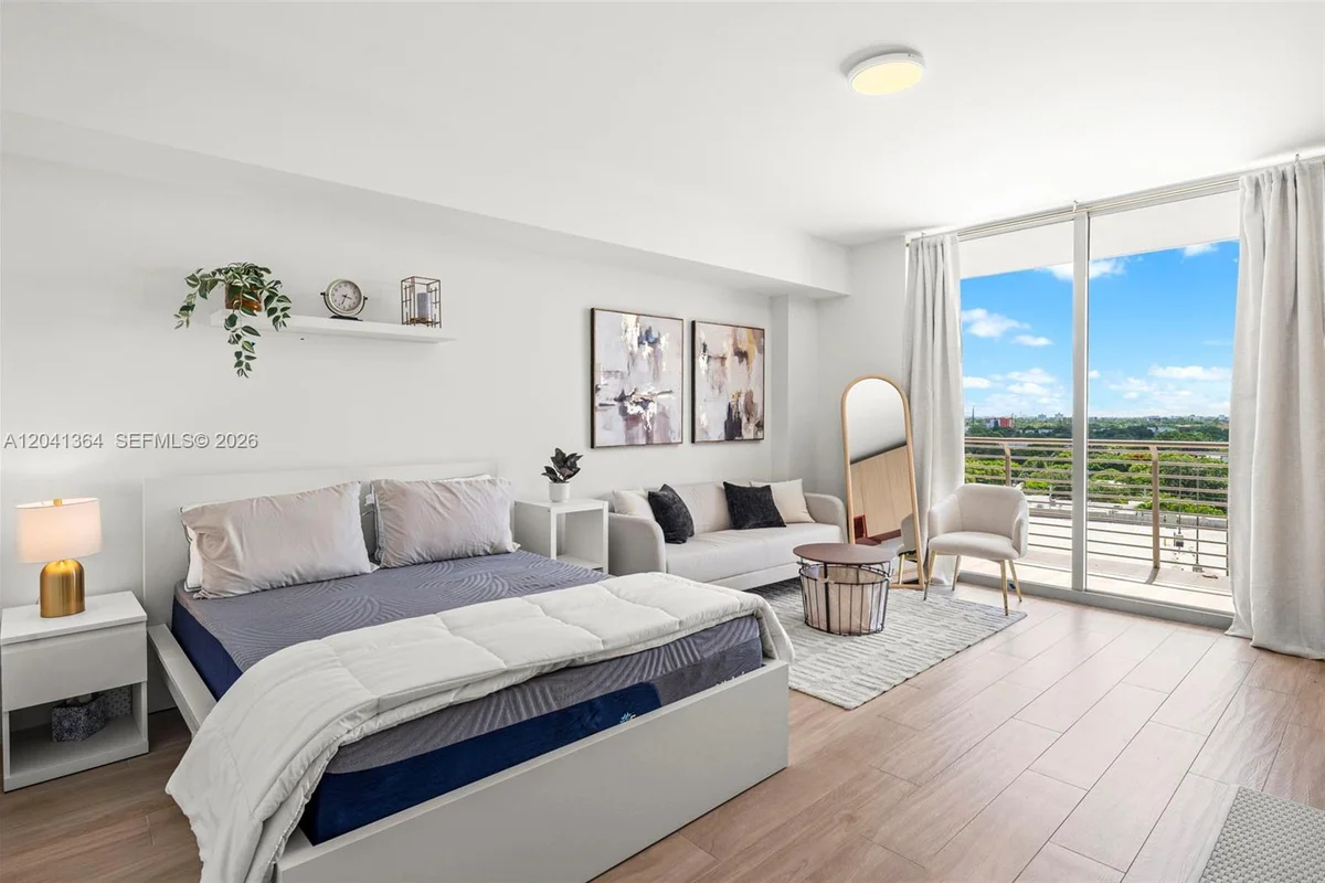 90 NE 32nd St #925, Miami: photo 1 of 11