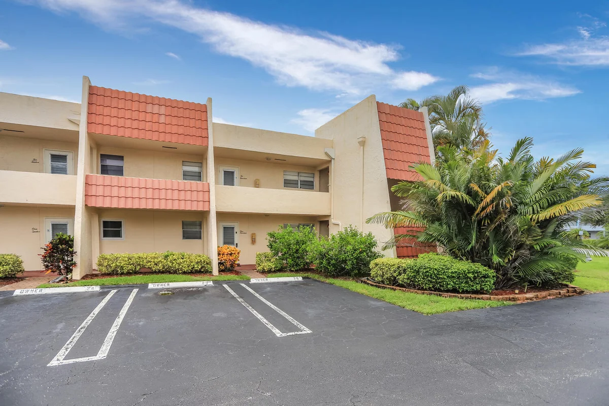 2500 Fiore Way #203-a, Delray Beach: photo 1 of 23