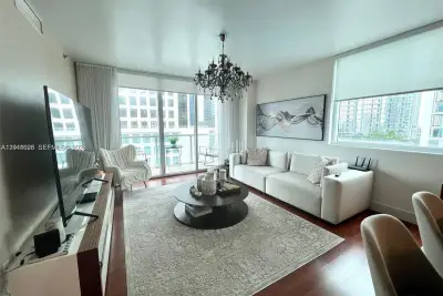 500 Brickell Ave #1410, Miami: photo 1 of 28