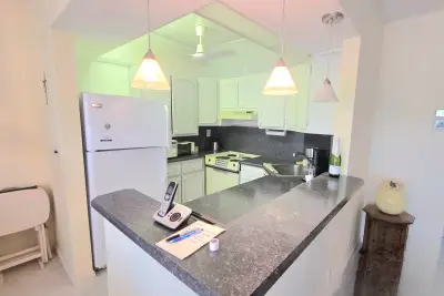 3200 NE 7th Ct #202b, Pompano Beach: photo 1 of 9