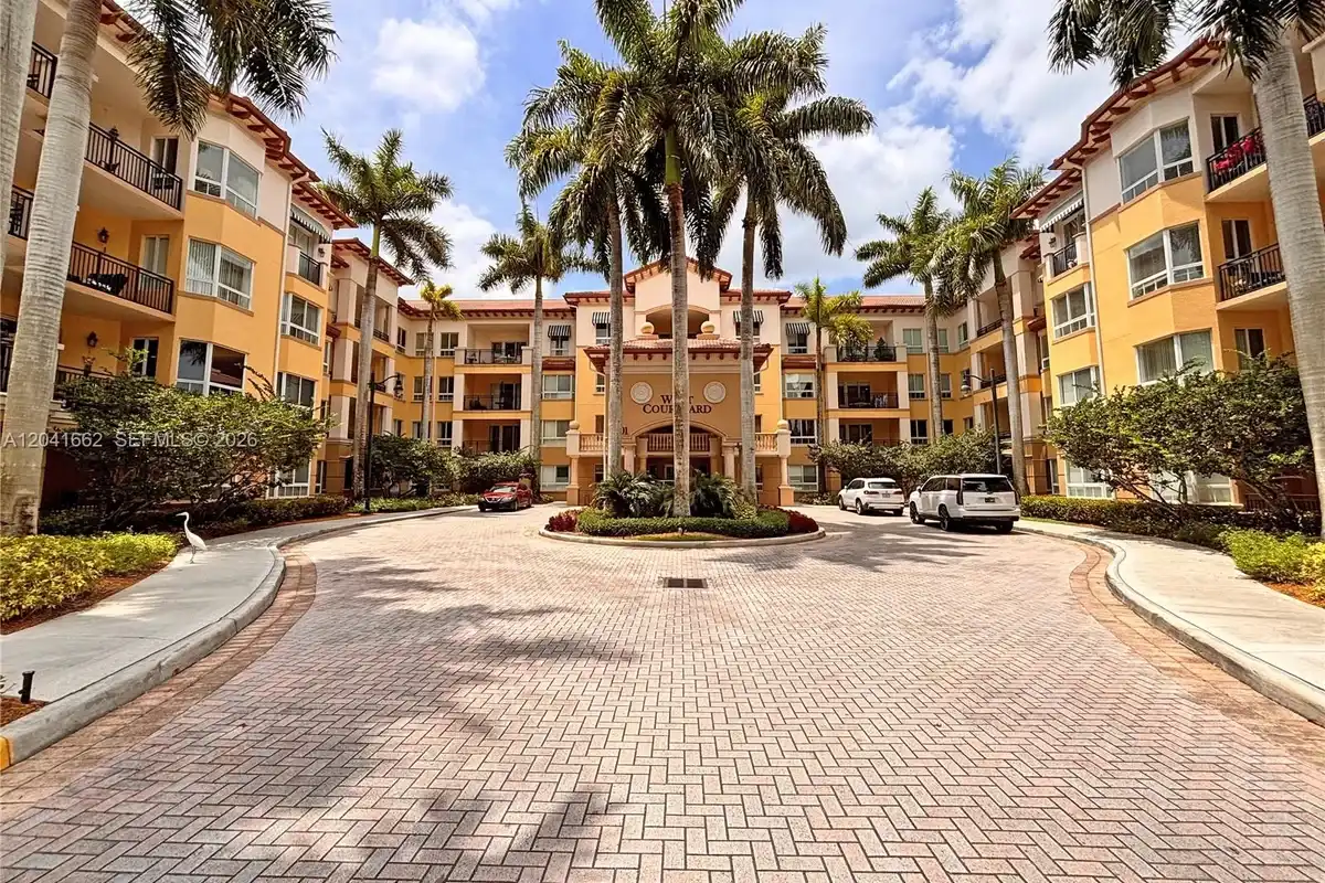 16101 Emerald Estates Dr #155, Weston: photo 1 of 47