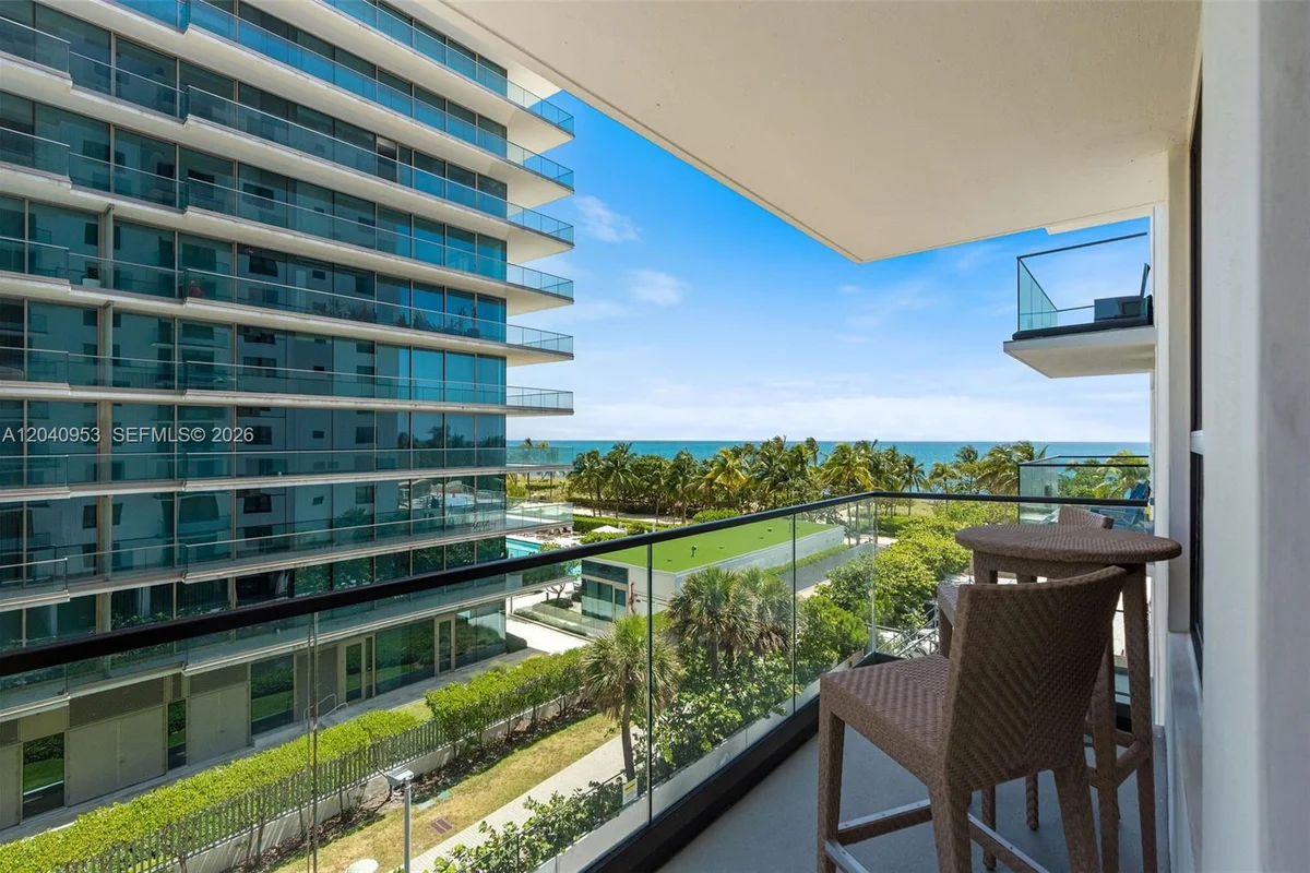 10185 Collins Ave #521, Bal Harbour: photo 1 of 21