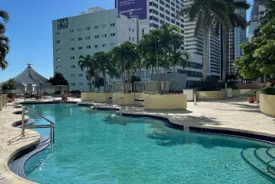 253 NE 2nd St #2108, Miami: photo 1 of 19