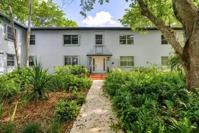 5605 SW 80th St #10D, Miami: photo 1 of 43