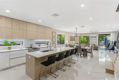 809 SW 10th Ter, Fort Lauderdale: photo 1 of 38