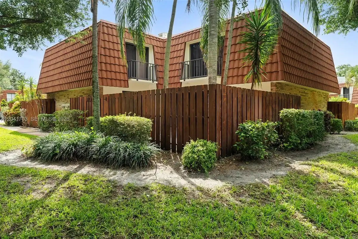3118 Spanish Wells Dr #15-C, Delray Beach: photo 1 of 35