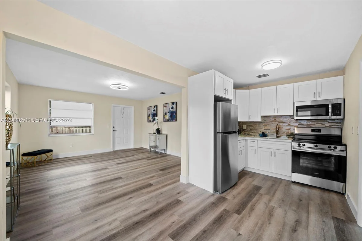 7532 Farragut St, Hollywood: photo 1 of 14