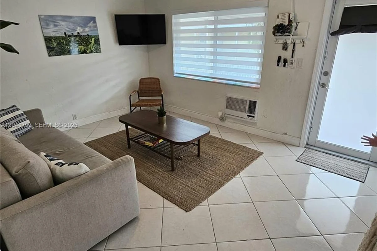 7400 Harding Ave #22, Miami Beach: photo 1 of 26
