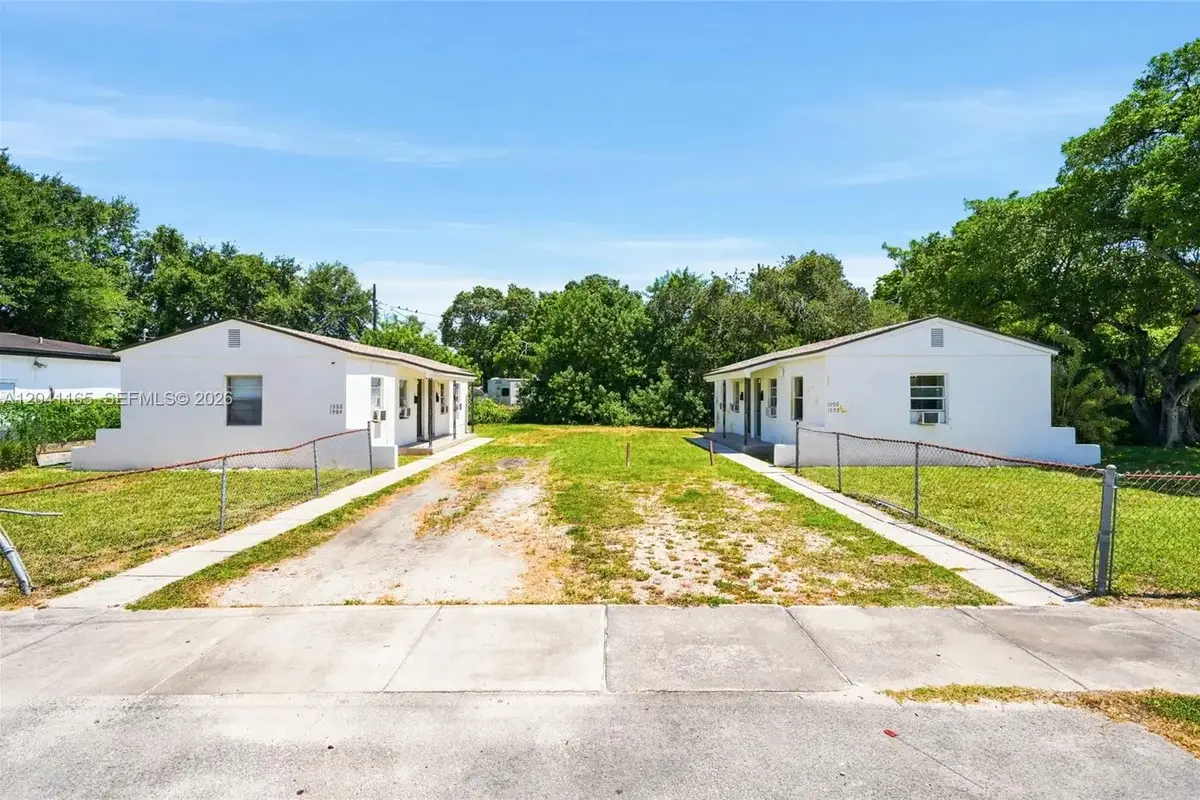 1992 NW 56th St, Miami: photo 1 of 44
