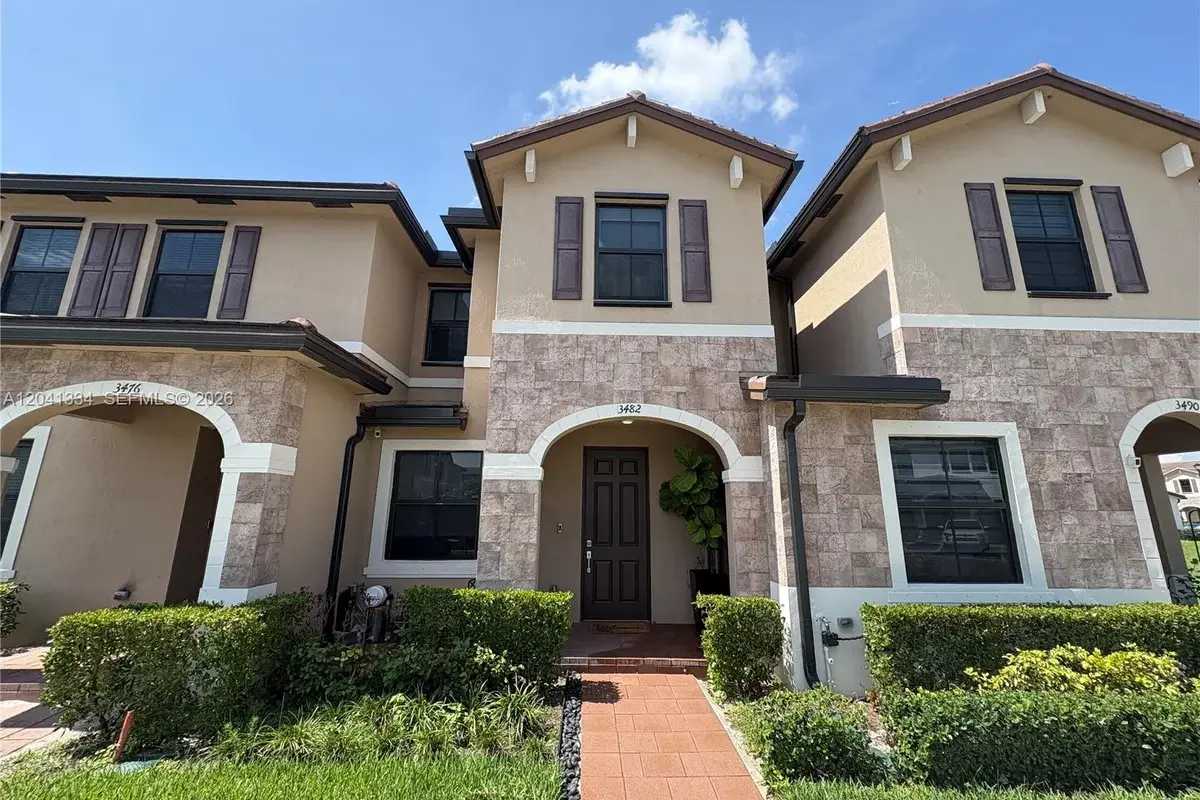3482 W 114th Ter, Hialeah: photo 1 of 42