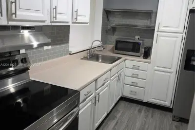 8065 SW 107th Ave #202, Miami: photo 1 of 44