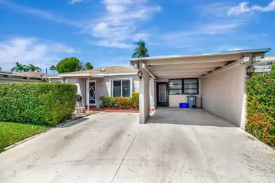 14882 Wildflower Ln, Delray Beach: photo 1 of 37