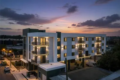 37xx NW 23 Ave #1, Miami: photo 1 of 5