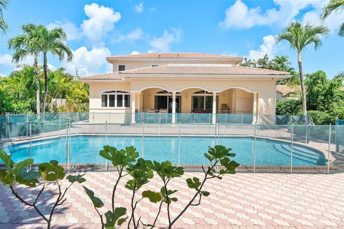 3765 Prairie Ave, Miami Beach: photo 1 of 90