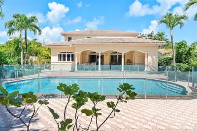 3765 Prairie Ave, Miami Beach: photo 1 of 90