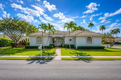 2570 SE 4th Pl, Homestead: photo 1 of 63
