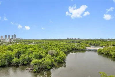 16385 Biscayne Blvd #1020, North Miami Beach: photo 1 of 26