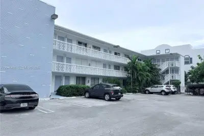 1120 102nd St #21, Bay Harbor Islands: photo 1 of 27