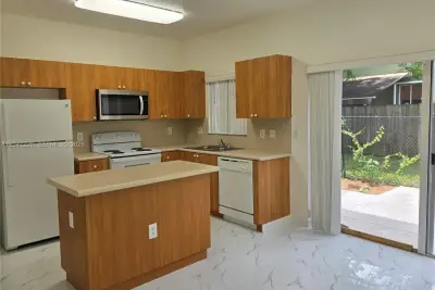 2973 SE 15th Ter, Homestead: photo 1 of 27
