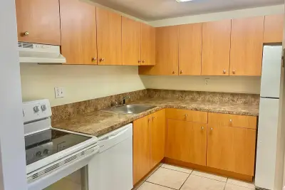 405 Executive Center Dr #208, West Palm Beach: photo 1 of 32