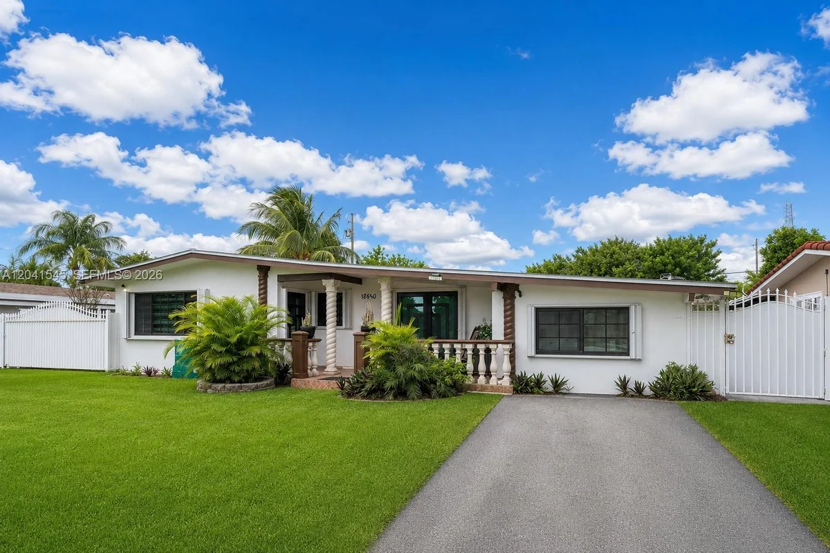 18670 Belview Dr, Cutler Bay: photo 1 of 28