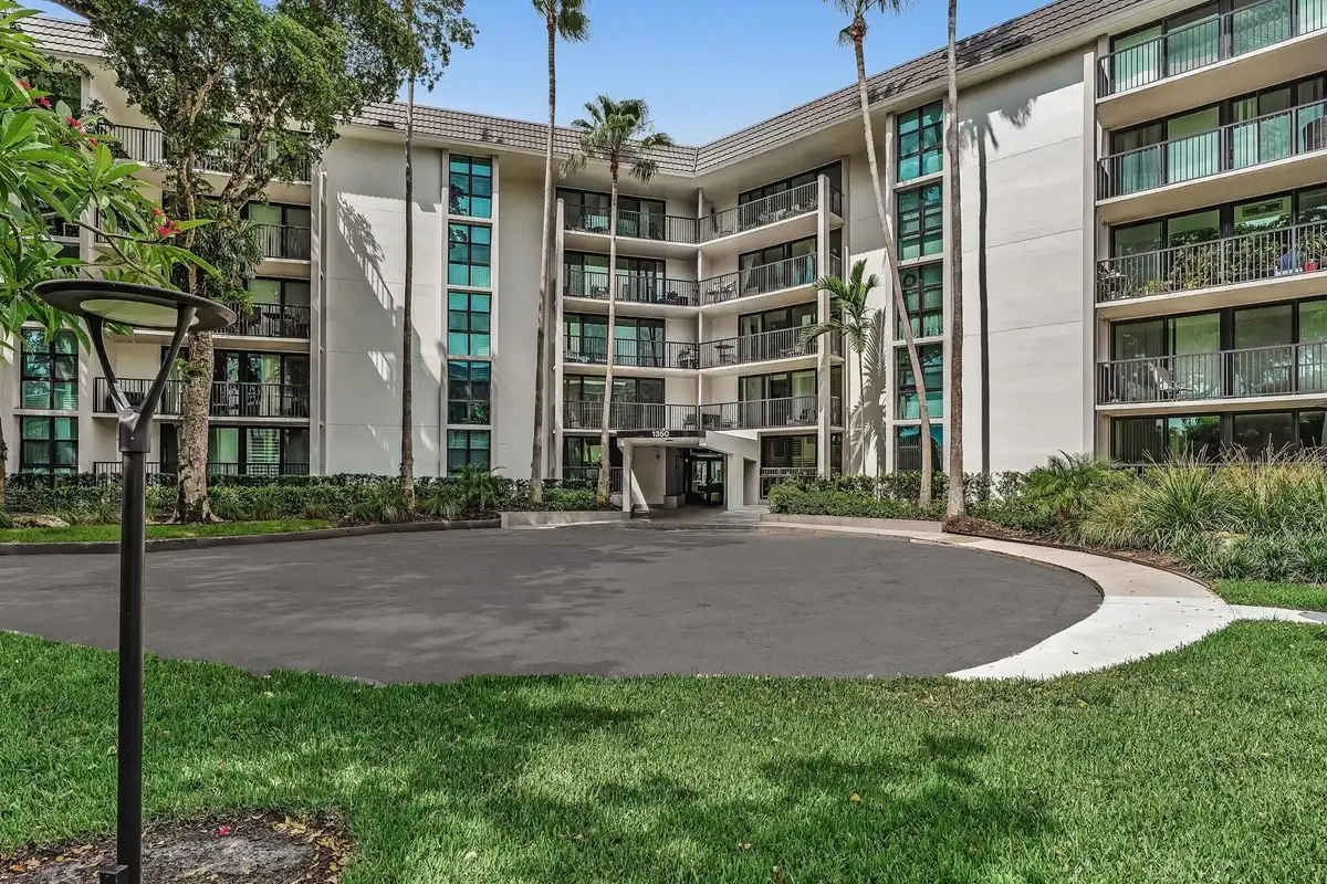 1350 River Reach Dr #111, Fort Lauderdale: photo 1 of 85