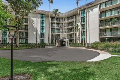 1350 River Reach Dr #111, Fort Lauderdale: photo 1 of 85