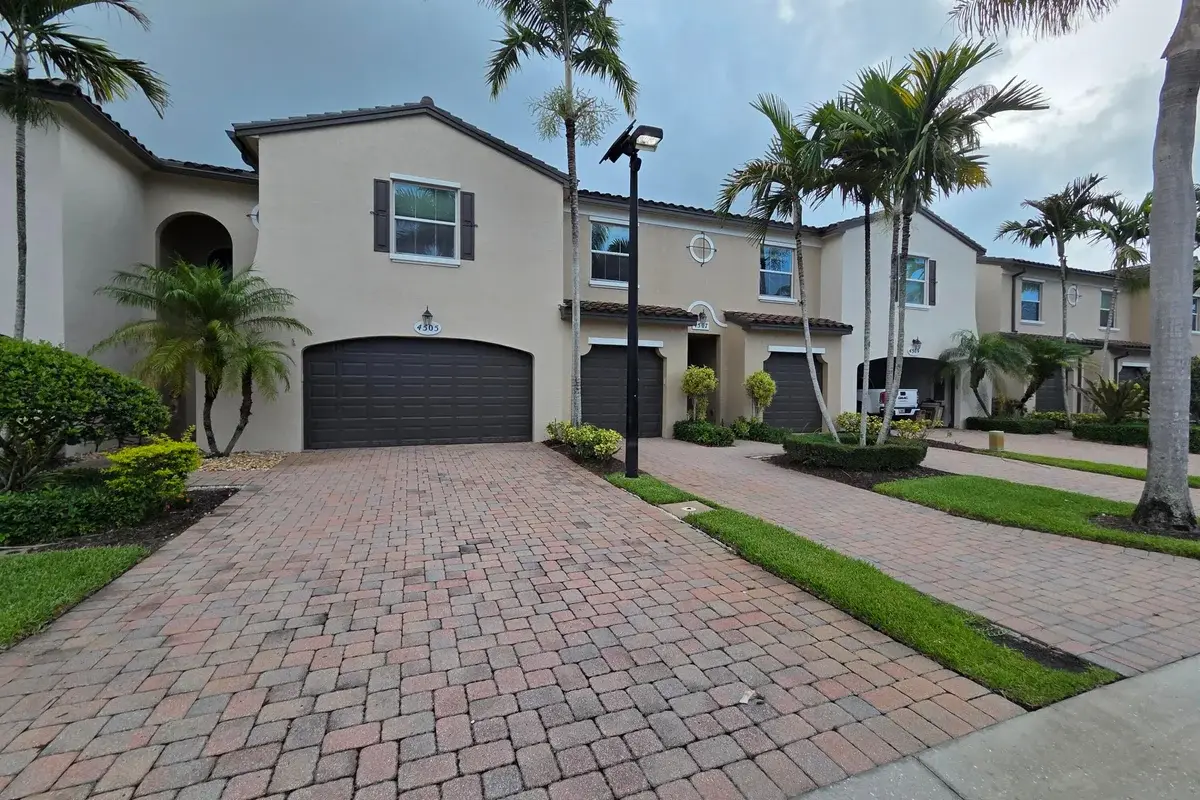 4507 Mediterranean Cir, West Palm Beach: photo 1 of 21