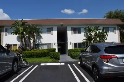 151 SE 6th Ave #14, Pompano Beach: photo 1 of 17