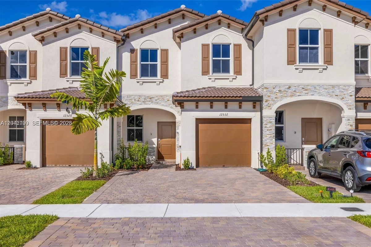 12532 NW 23rd Pl, Miami: photo 1 of 40