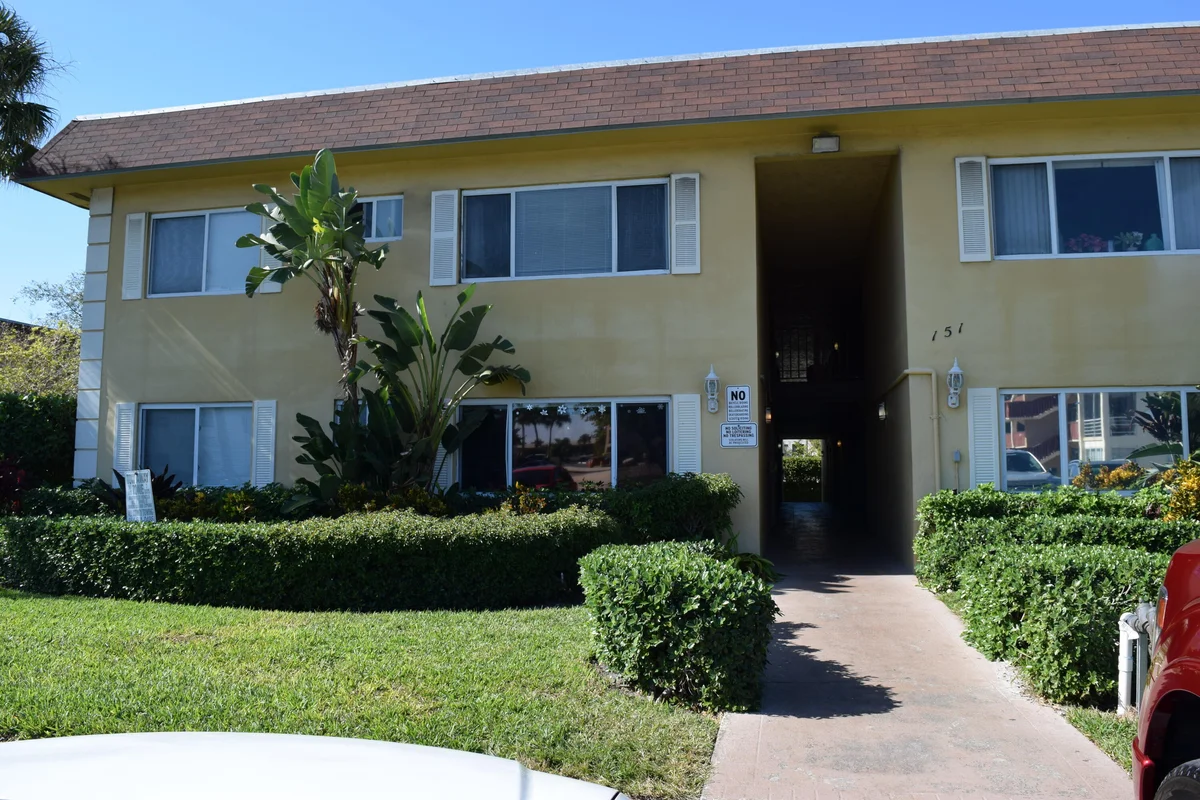 151 SE 6th Ave #14, Pompano Beach: photo 1 of 19