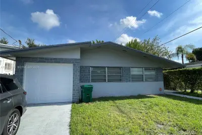 2901 NW 50th St, Miami: photo 1 of 14