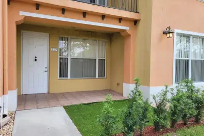 3569 Forest Hill Blvd #117, Palm Springs: photo 1 of 32