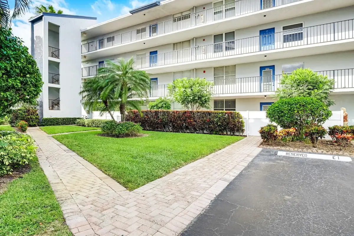 6650 S Oriole Blvd #1030, Delray Beach: photo 1 of 28