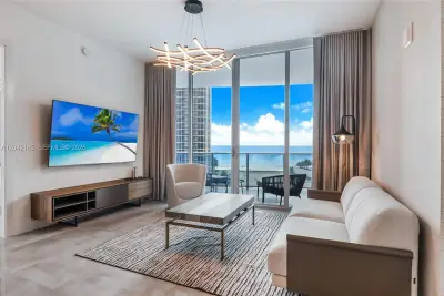 17550 Collins Ave #702, Sunny Isles Beach: photo 1 of 23