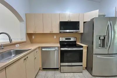 1270 SE 28th Ct #202, Homestead: photo 1 of 19
