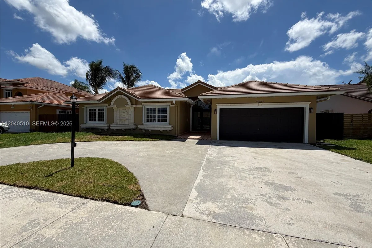 15836 SW 144th Pl, Miami: photo 1 of 25