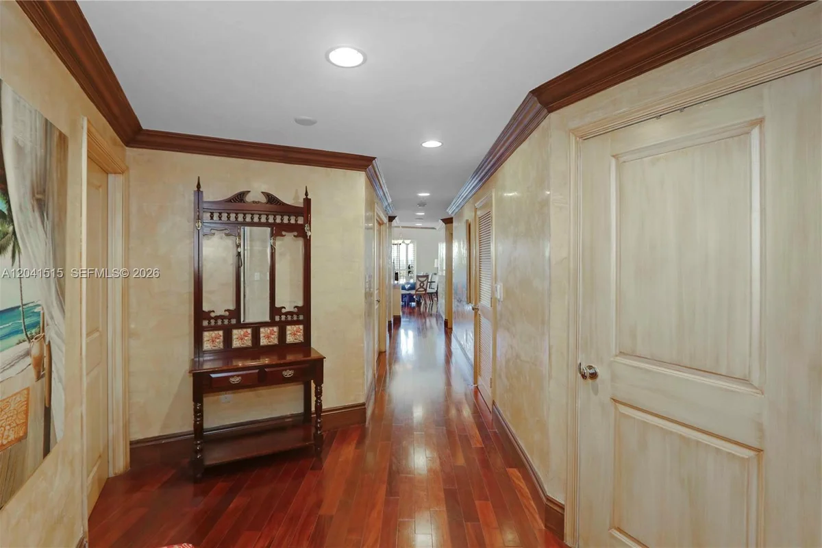 10 Aragon Ave #1216, Coral Gables: photo 1 of 41